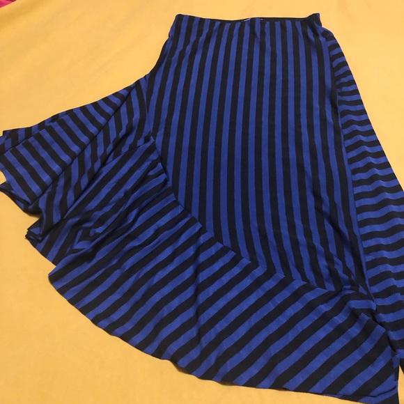 ❌SOLD❌ Zara Trafaluc Asymmetrical Ruffle maxi NWOT - Picture 3 of 8